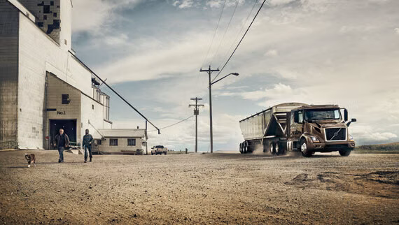 2026 Volvo VNR 300 - Image 22