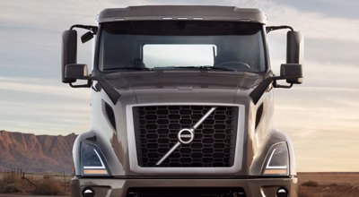 2025 Volvo VNR 400 7