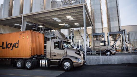 2026 Volvo VNR 640 - Image 43