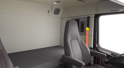 2026 Volvo VNR 660 38
