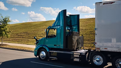 2025 Volvo 4x2 Tractor 18
