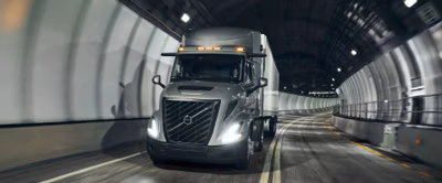 2025 Volvo VNR 440 3